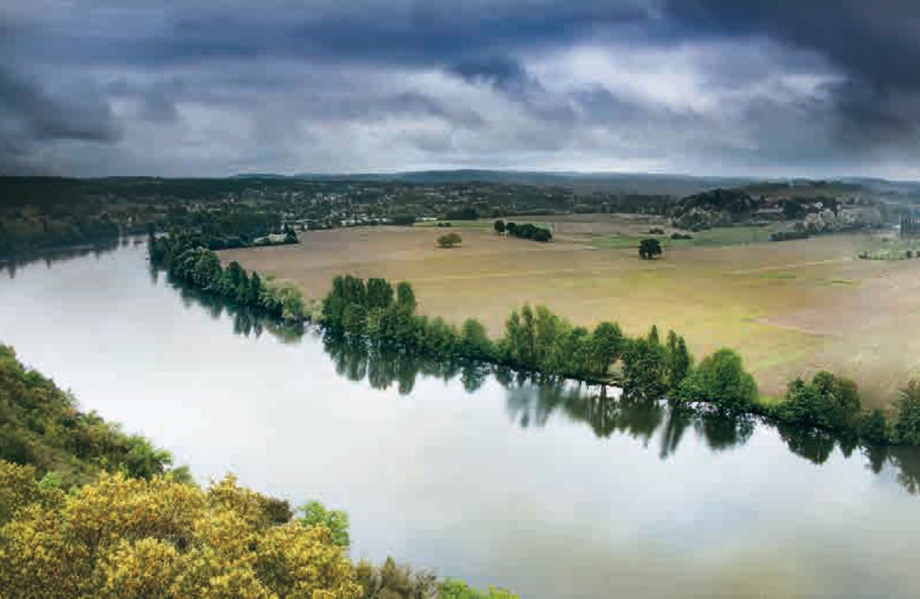 Bend on the River, Dordogne