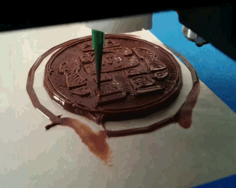 La stampante 3D per Nutella (e dolci vari) in funzione.